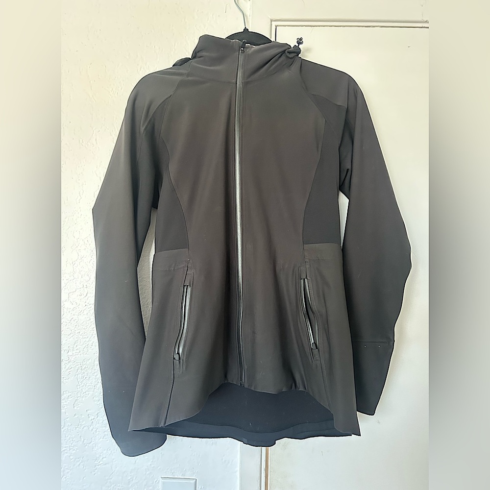 Lululemon Sprinter Jacket, zip up, removable hood, reflectors